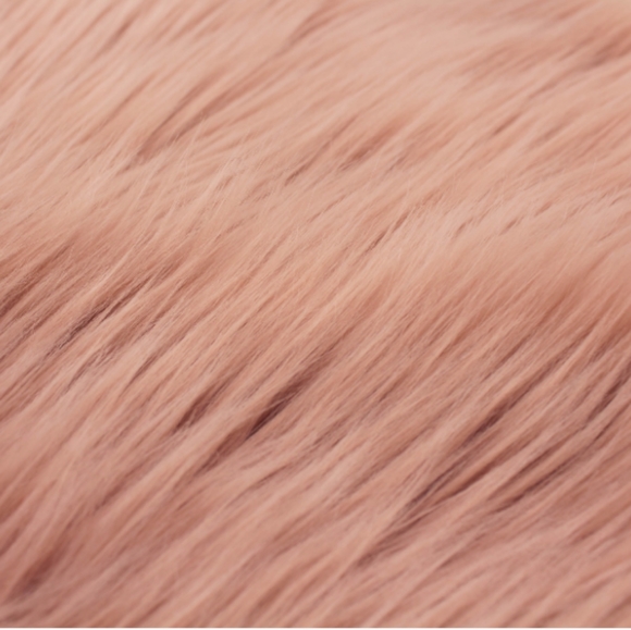 ⭐🆕Big Faux fur blush mauve pink rug - Picture 5 of 8